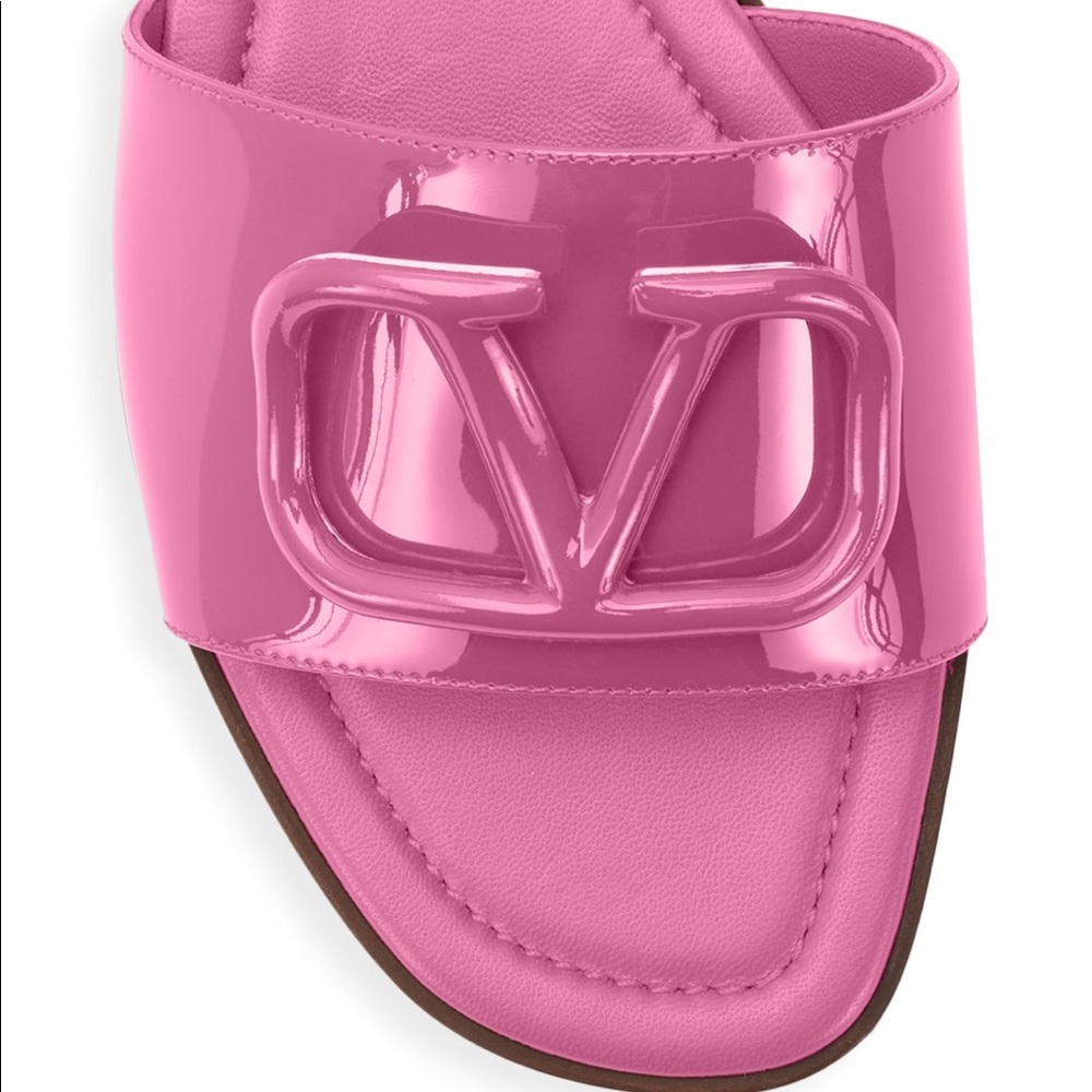 Valentino VLogo Pink Patent Leather Sildes - Picture 3 of 11